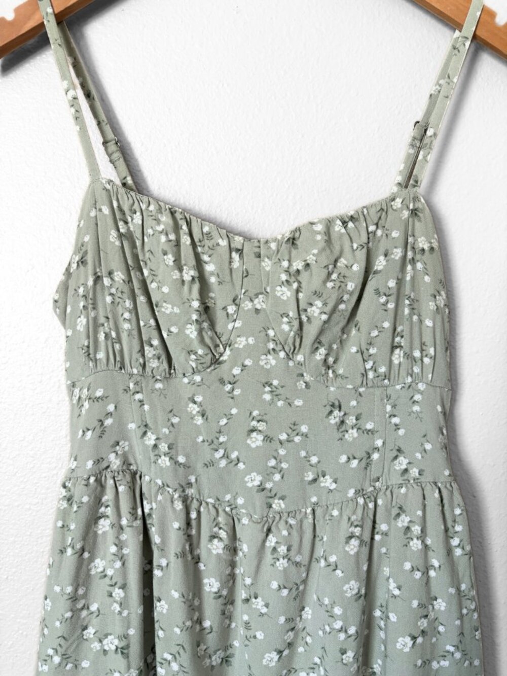 Hollister Sage Green Ditsy Floral Double Tier Corset Mini Dress Womens Medium - Picture 2 of 13